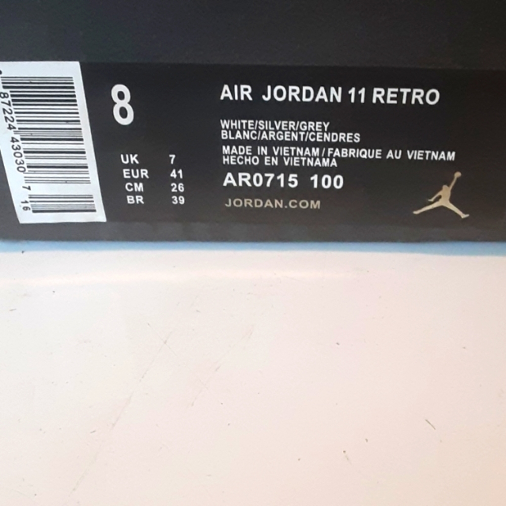 NIKE AIR JORDAN 11 RETRO